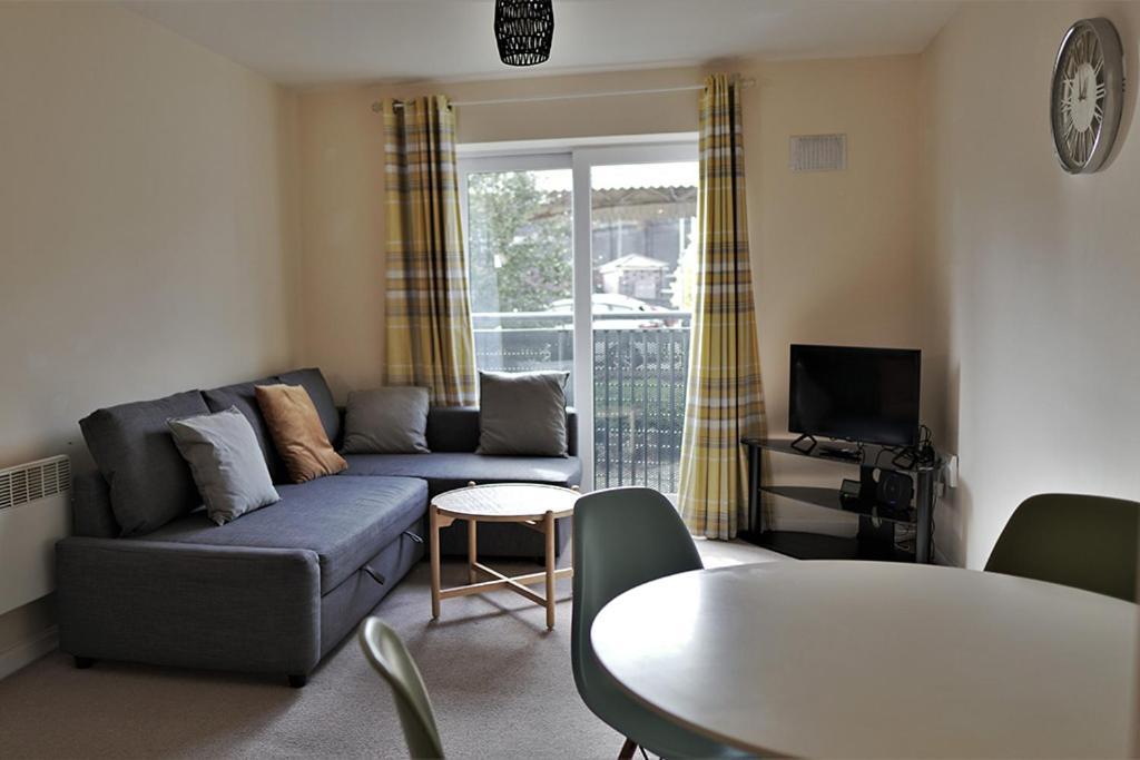 Broad Gauge Apartment *